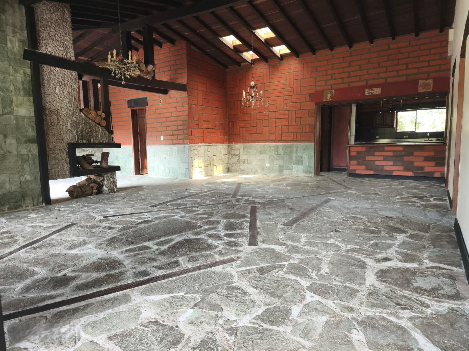 Casa Vivienda en arriendo en Las Palmas Envigado — foto 1 de 20