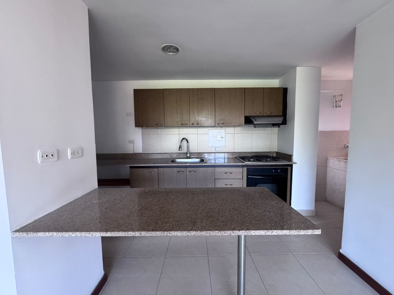 Apartamento en arriendo en Loma Benedictinos, Envigado — foto 3 de 15