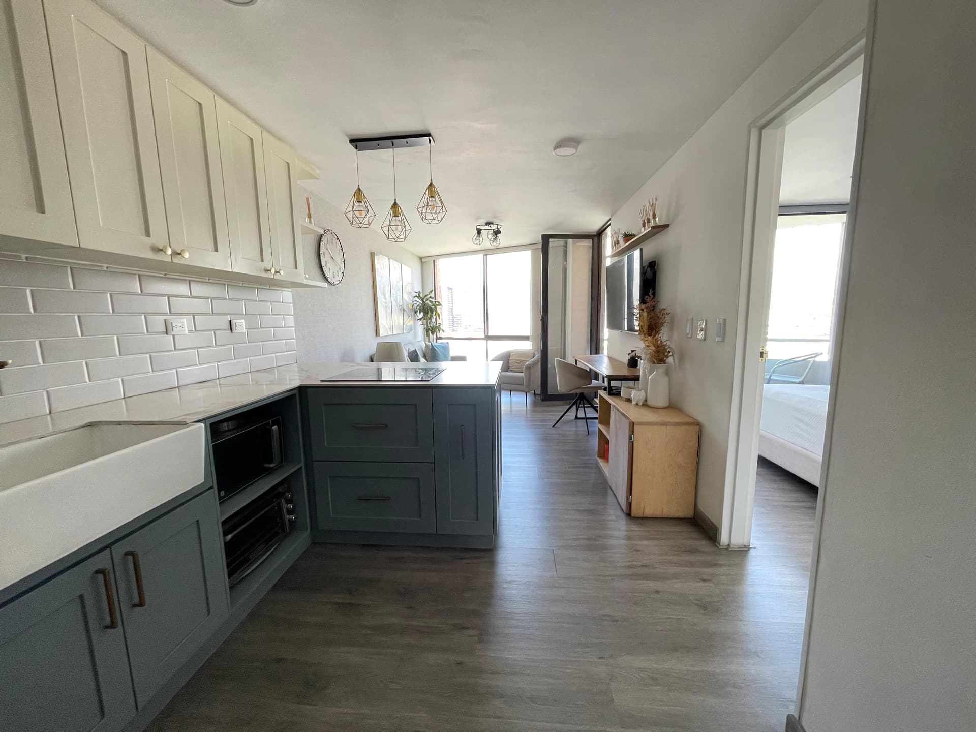 Apartaestudio en arriendo en Loma de San Julián, El Poblado, Medellín — foto 1 de 14