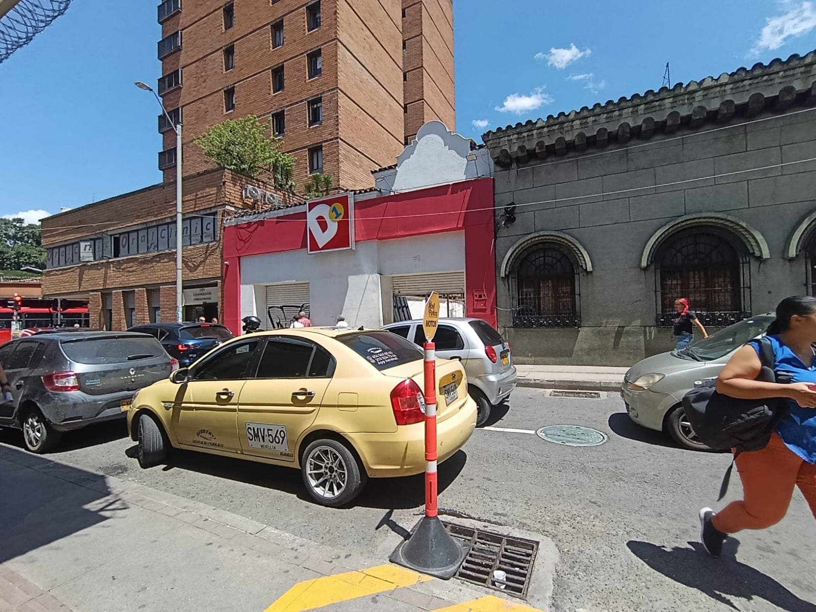 Casa Comercial en arriendo en Centro Medellín — foto 1 de 20