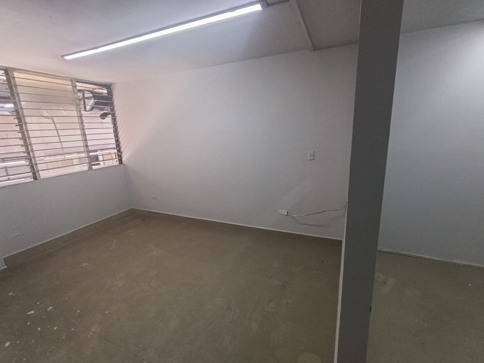 Bodega en arriendo en La Candelaria, Centro, Medellín — foto 2 de 11