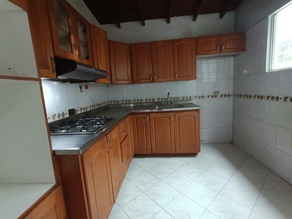 Casa Vivienda en arriendo en Florida Nueva, Laureles, Medellín — foto 1 de 18