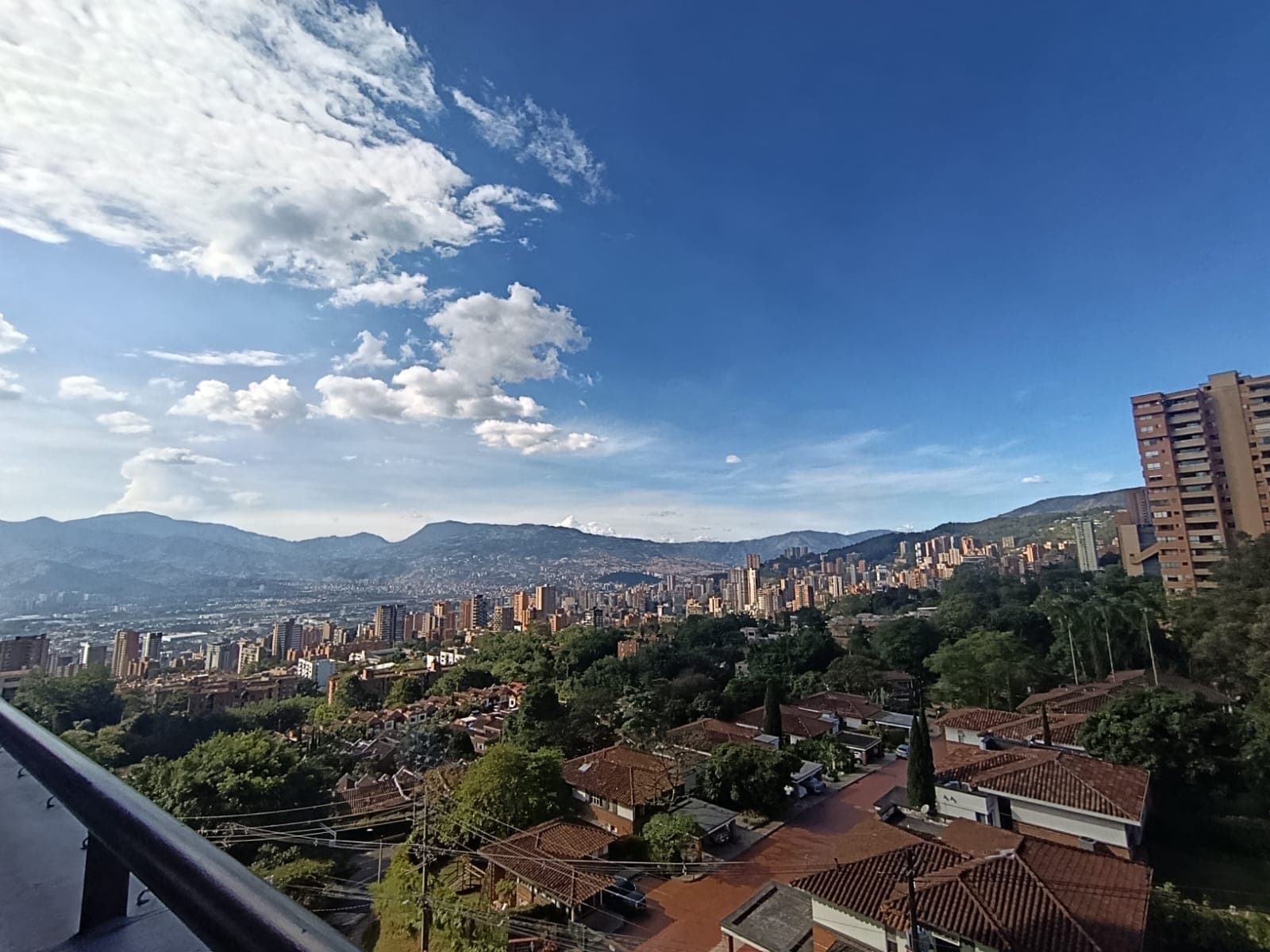 Apartamento en arriendo en La Visitacion Los Gonzalez, El Poblado, Medellín — foto 1 de 15