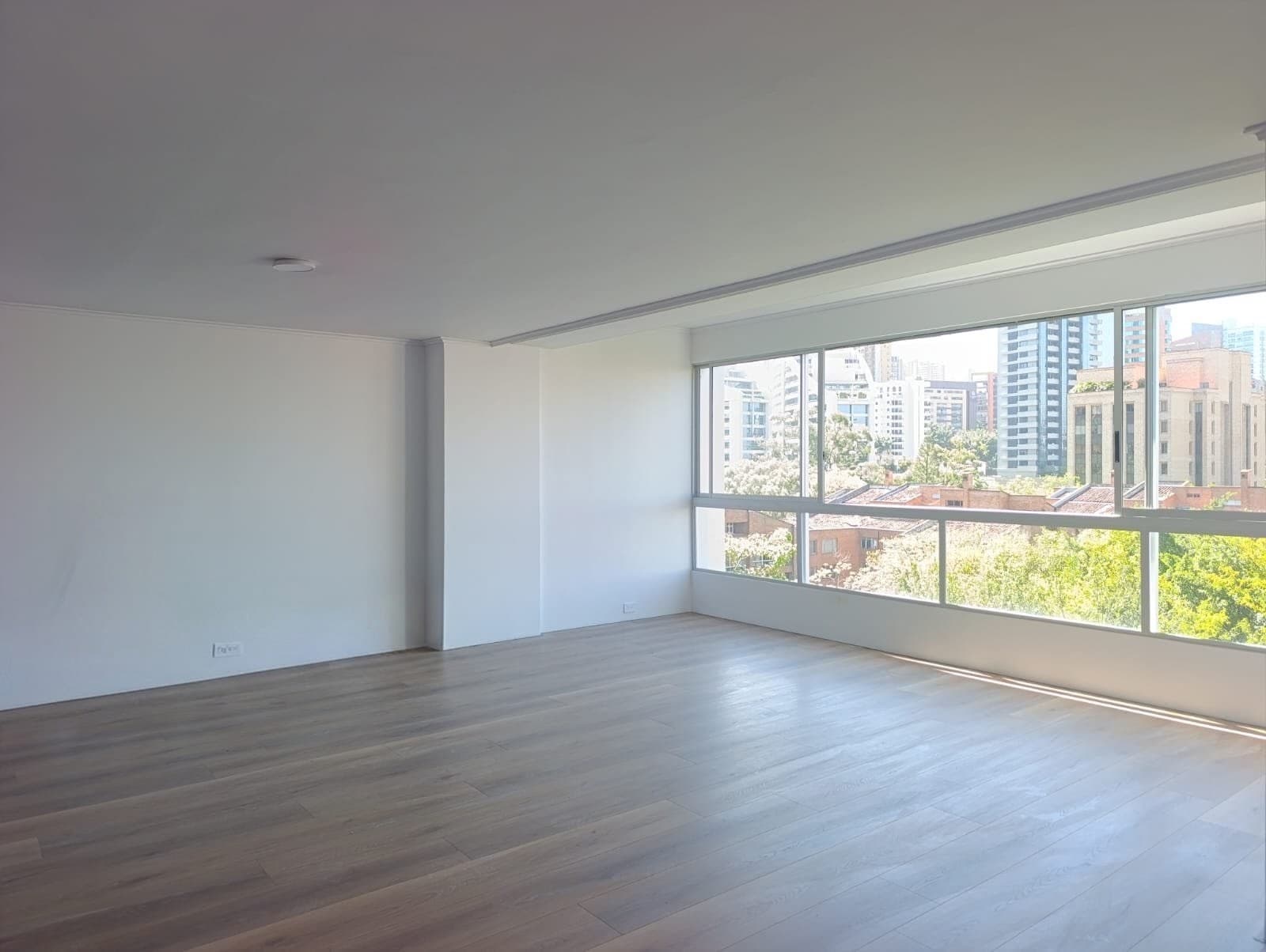 Apartamento en arriendo en Patio Bonito, El Poblado, Medellín — foto 2 de 15