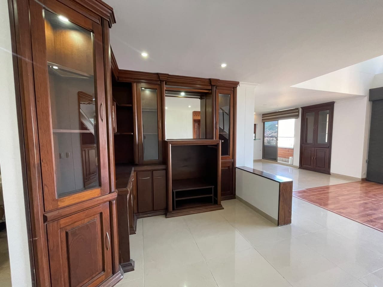 Apartamento en arriendo en Santa María de los Ángeles, El Poblado, Medellín — foto 2 de 20
