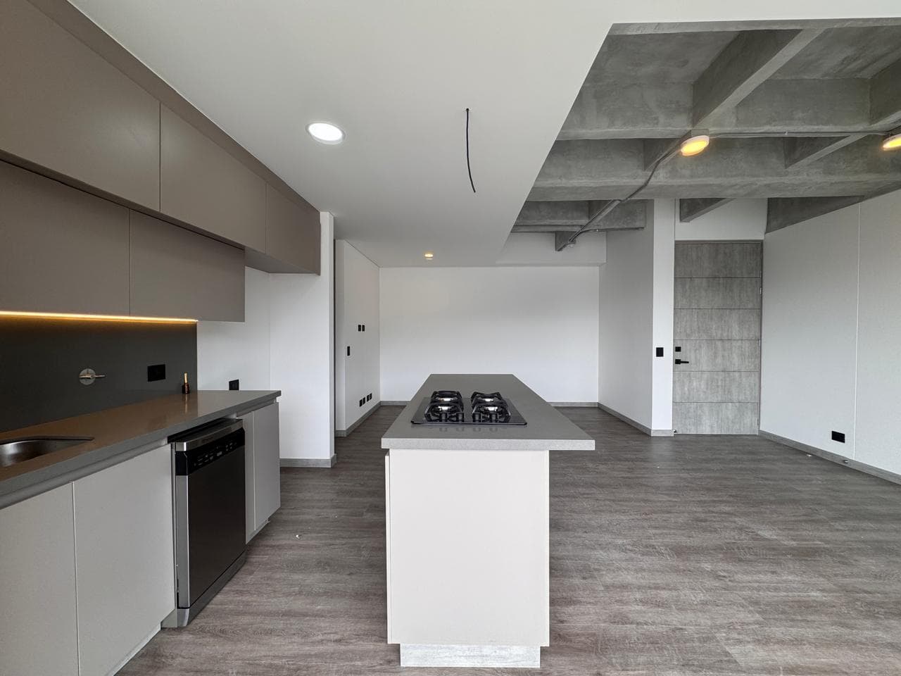 Apartamento en arriendo en Cumbres, Envigado — foto 3 de 14