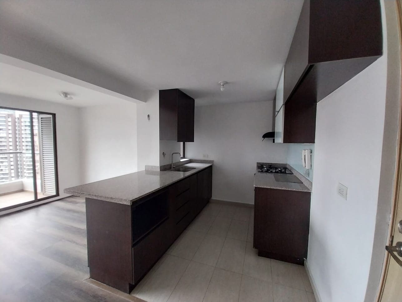 Apartamento en arriendo en La Loma de los Bernal, Belen, Medellín — foto 1 de 19