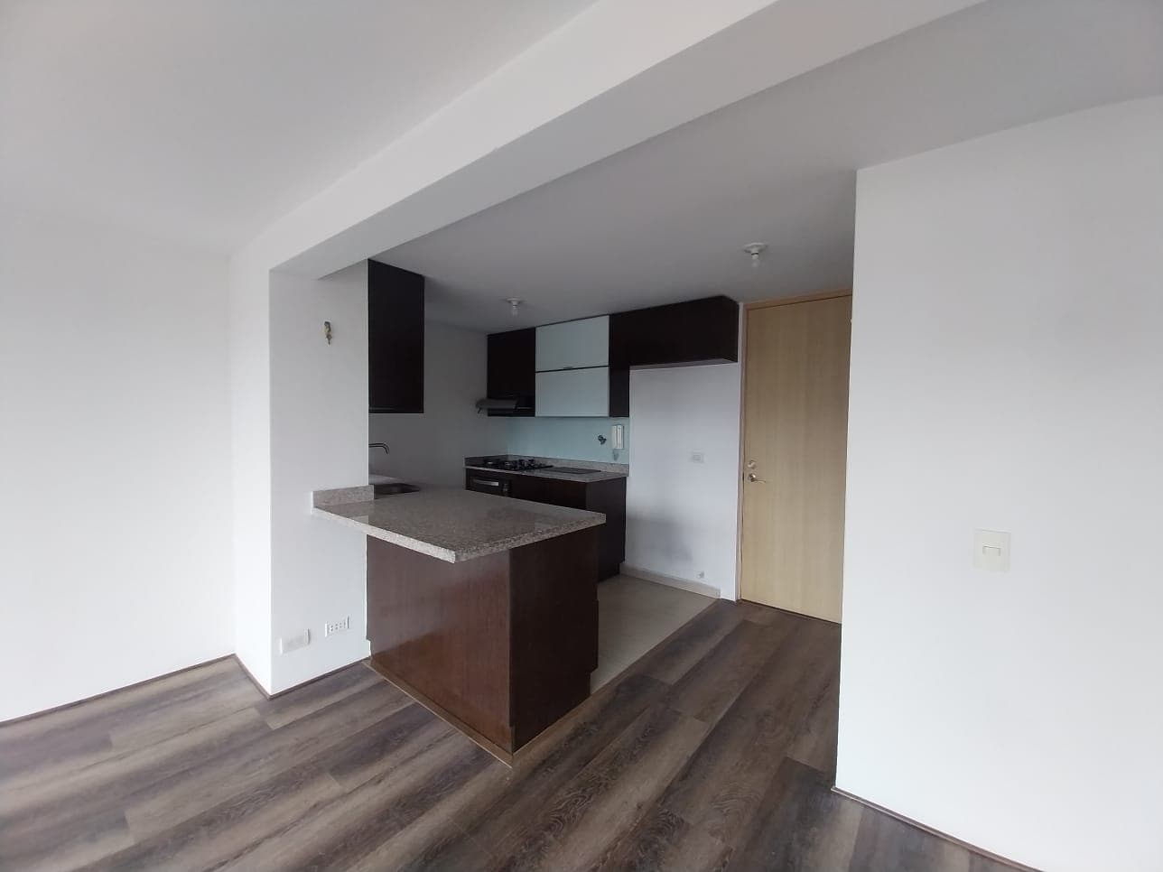 Apartamento en arriendo en La Loma de los Bernal, Belen, Medellín — foto 3 de 19