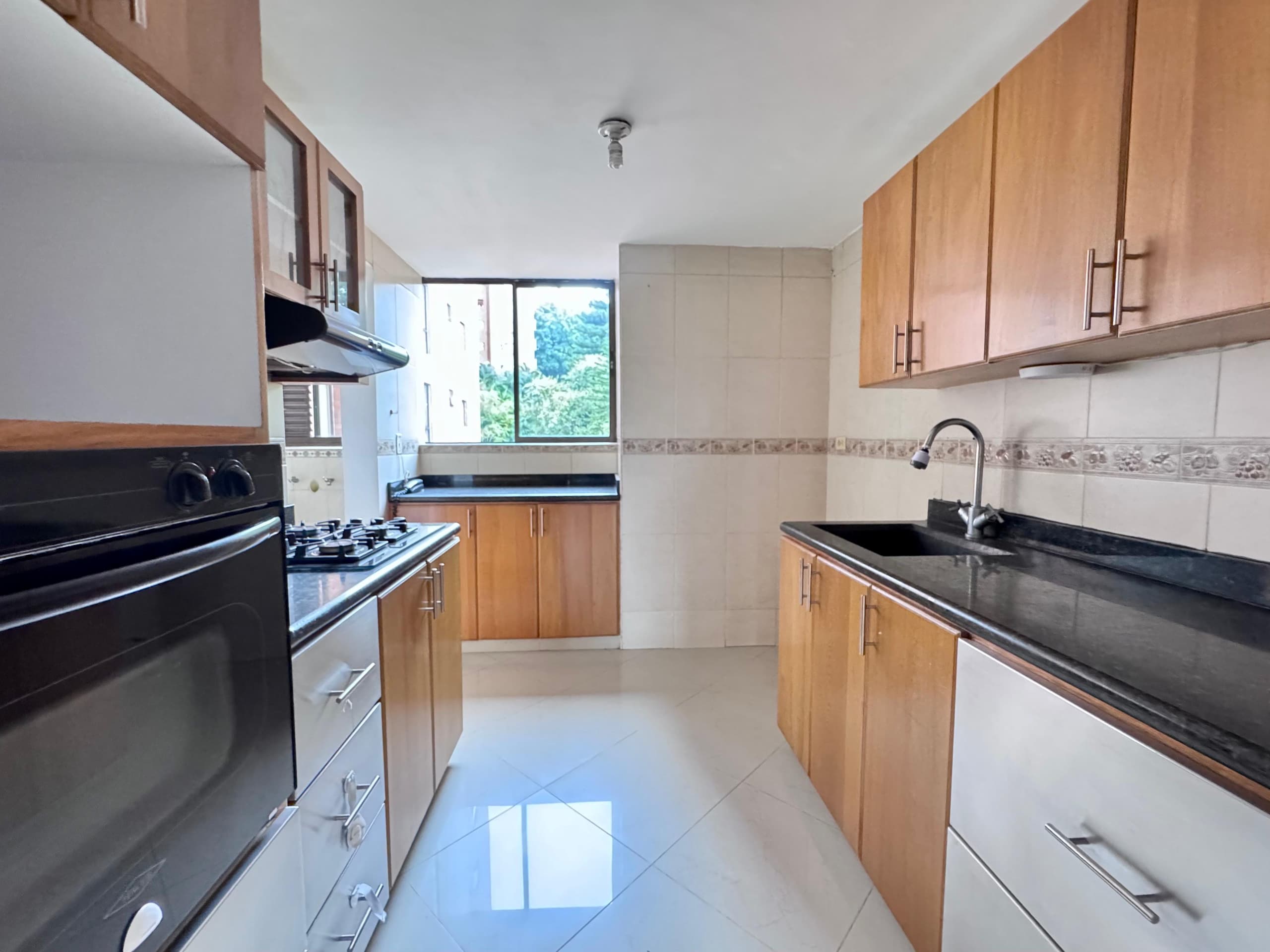 Apartamento en arriendo en Los Balsos, El Poblado, Medellín — foto 4 de 20