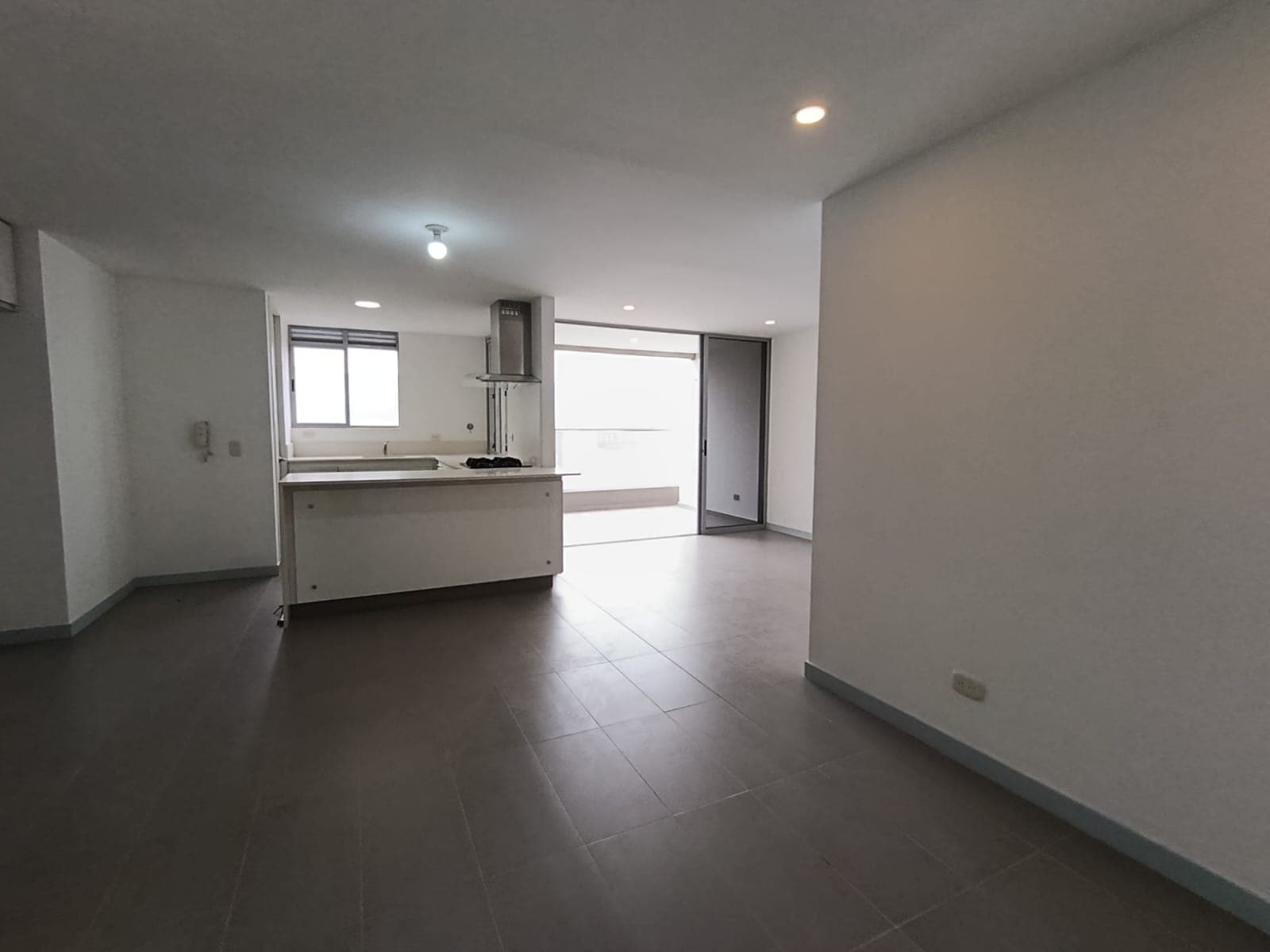Apartamento en arriendo en Castropol, El Poblado, Medellín — foto 3 de 20