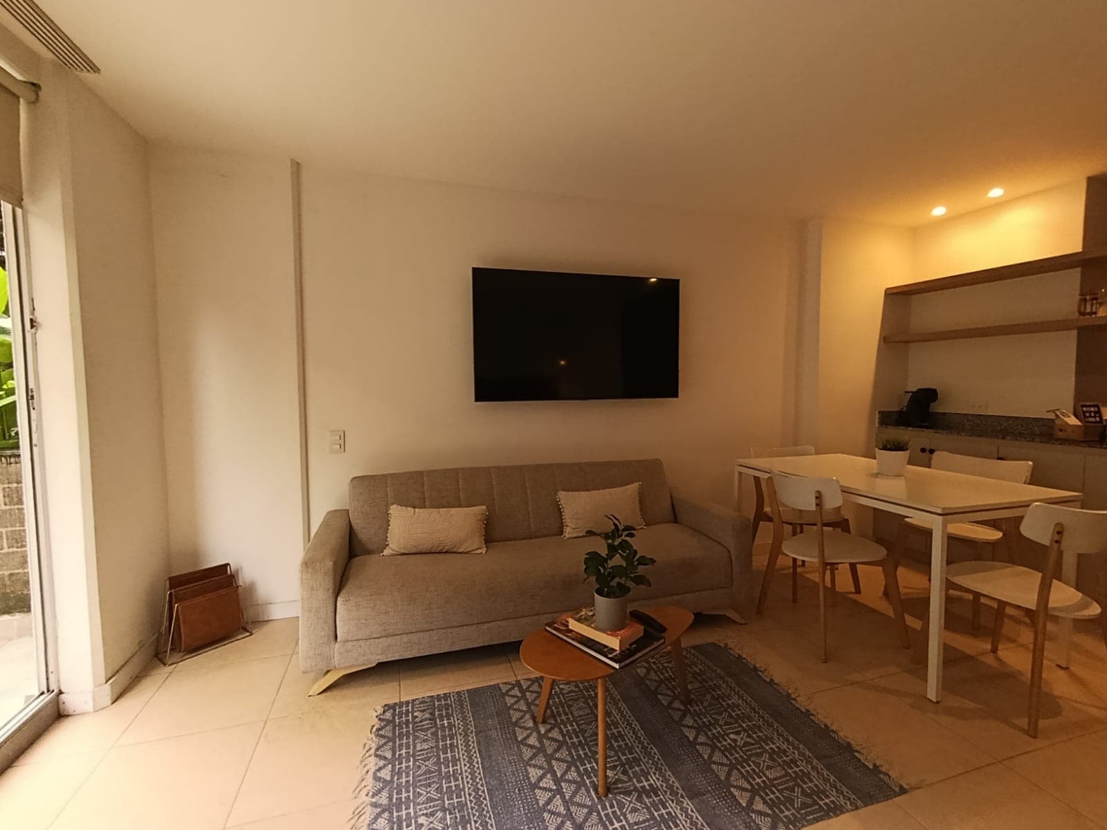 Apartaestudio en arriendo en Las Lomas, El Poblado, Medellín — foto 3 de 13