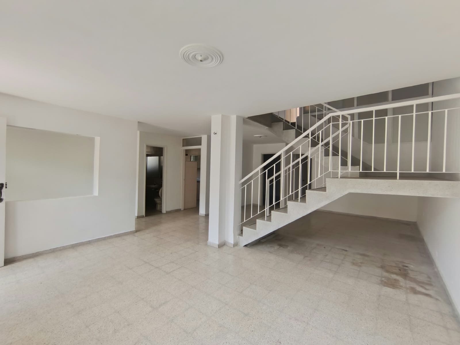 Casa Comercial en arriendo en Laureles Medellín — foto 2 de 18