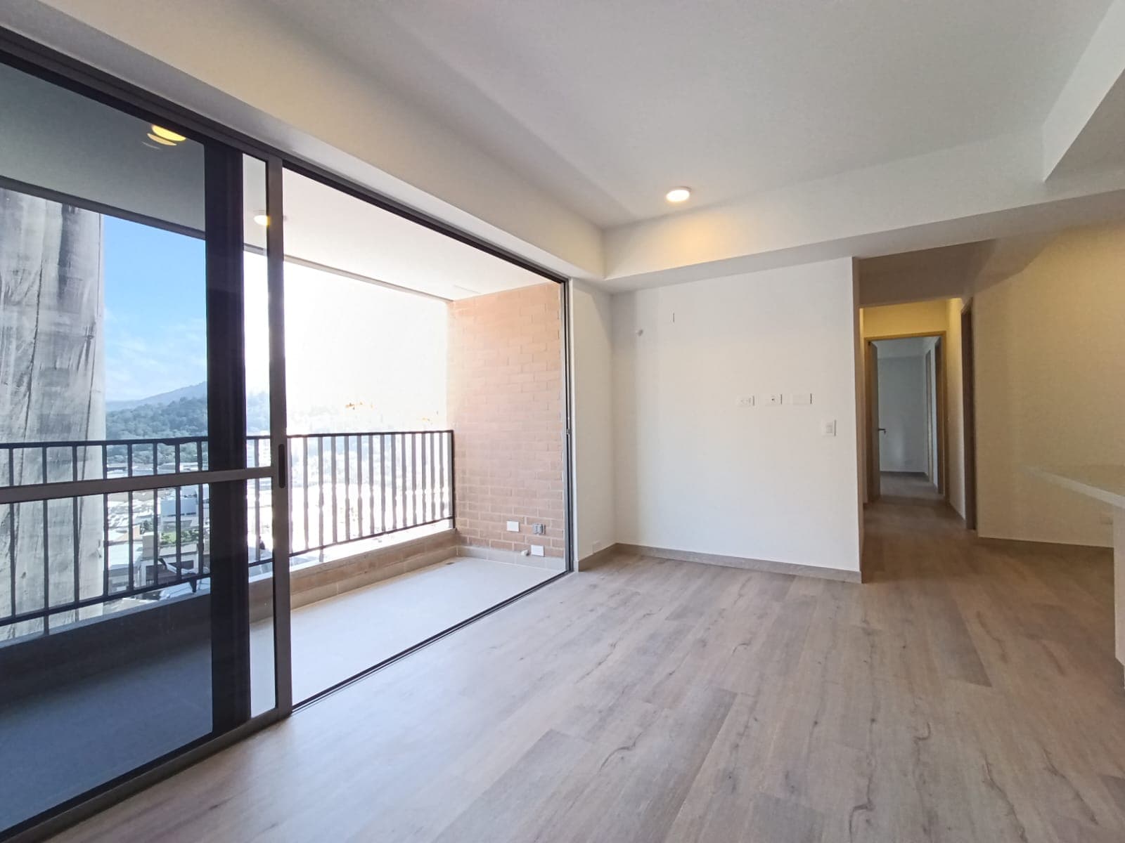 Apartamento en arriendo en Ciudad del Rio, El Poblado, Medellín — foto 2 de 16