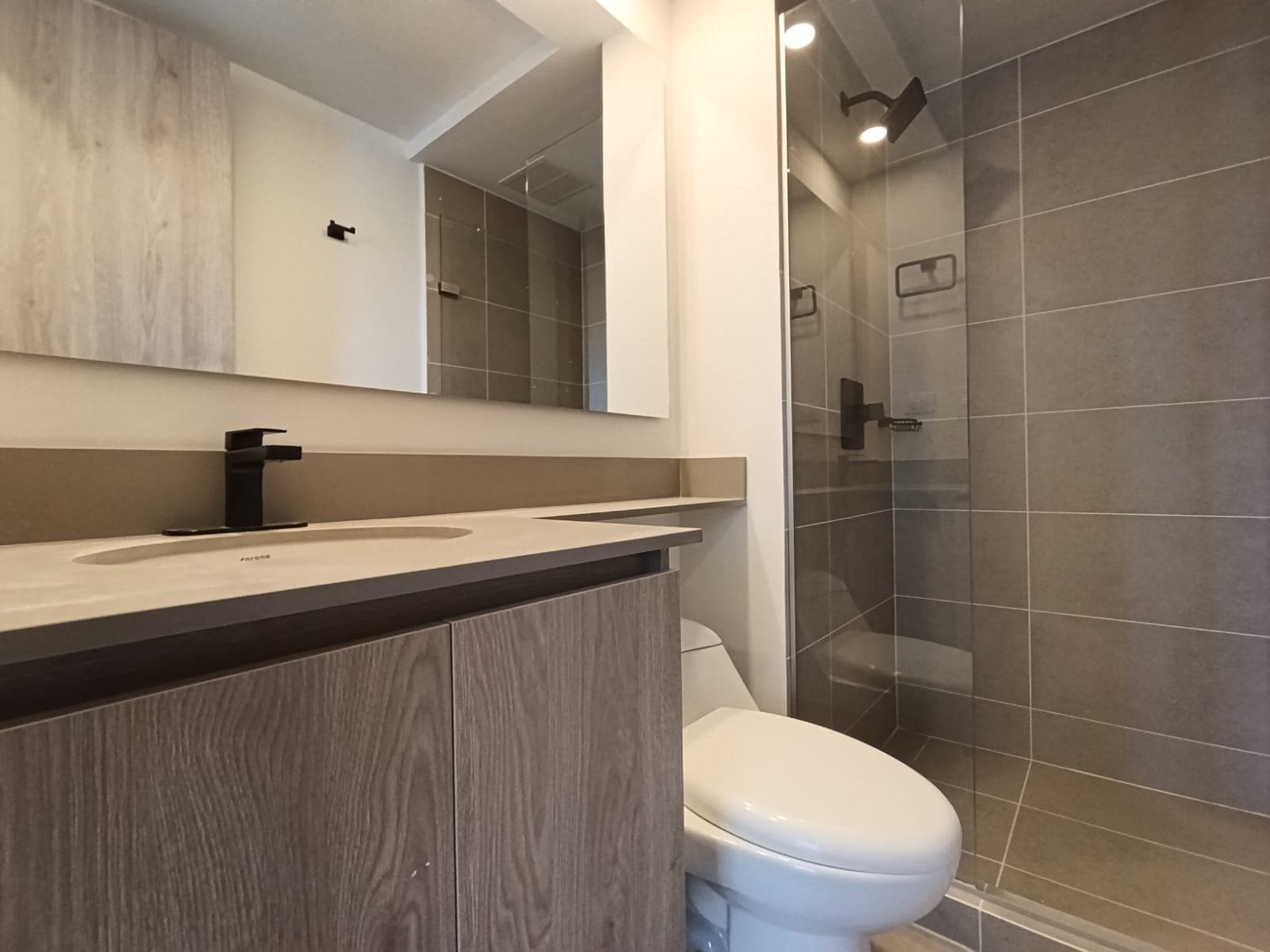 Apartamento en arriendo en Ciudad del Rio, El Poblado, Medellín — foto 5 de 16