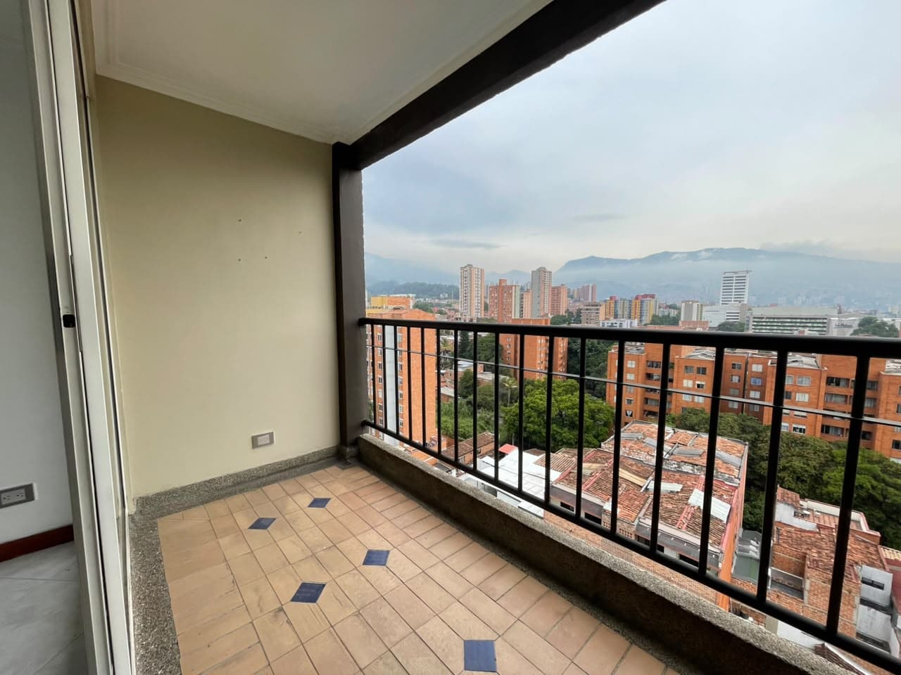 Apartamento en arriendo en La Palma, Belen, Medellín — foto 4 de 20