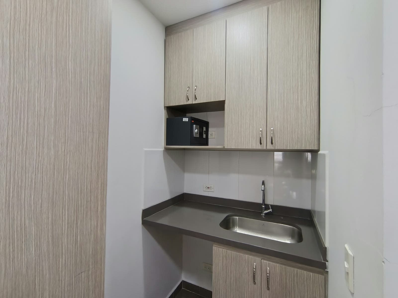 Oficina en arriendo en Milla de Oro, El Poblado, Medellín — foto 3 de 9