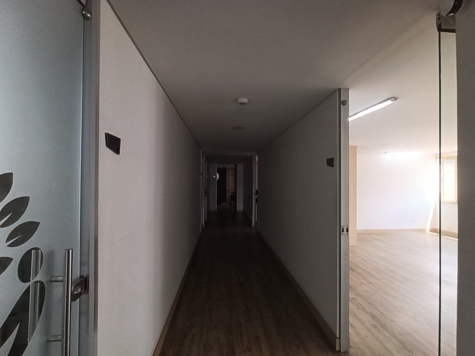 Oficina en arriendo en La Candelaria, Centro, Medellín — foto 2 de 11