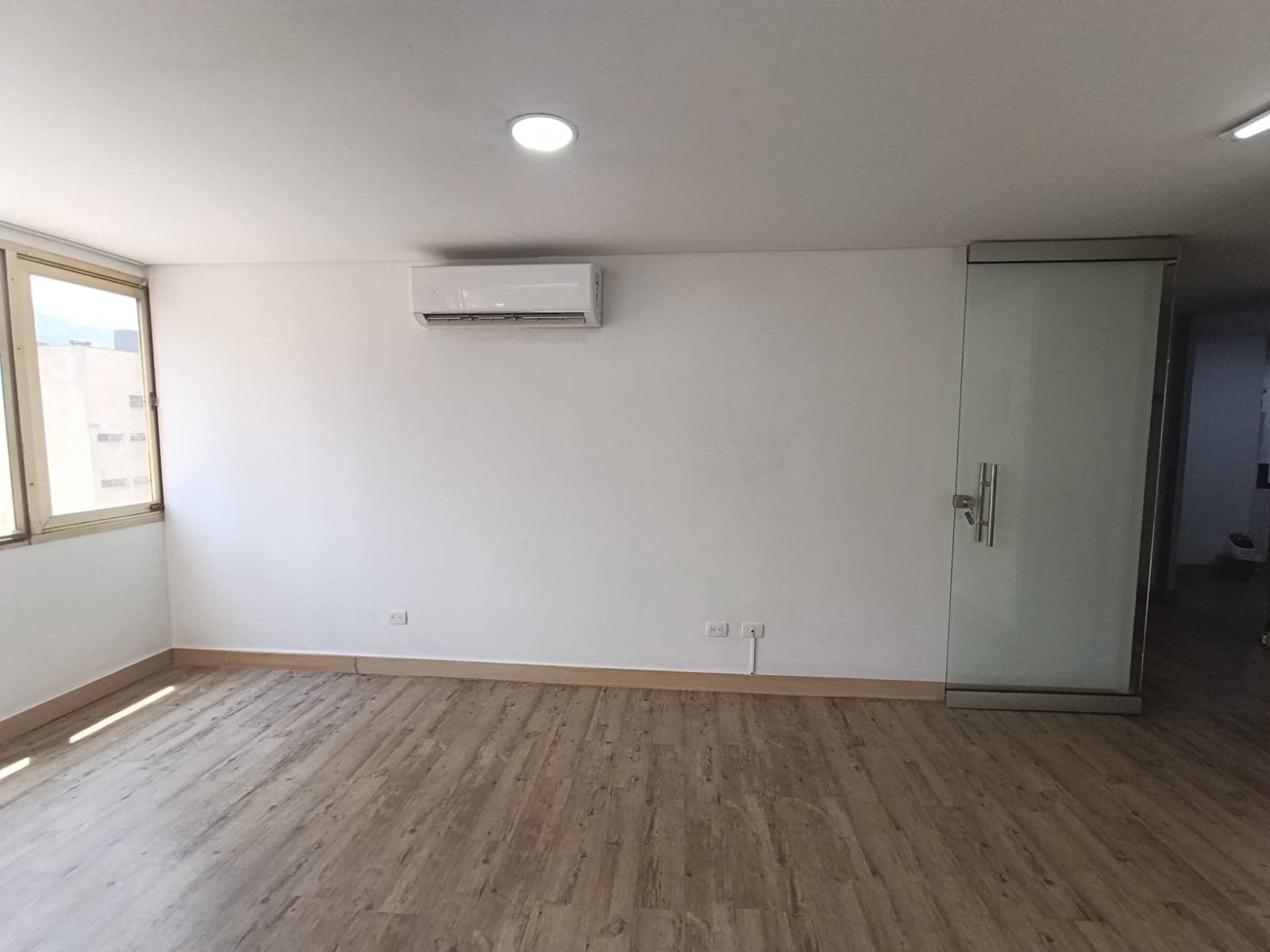 Oficina en arriendo en La Candelaria, Centro, Medellín — foto 4 de 11