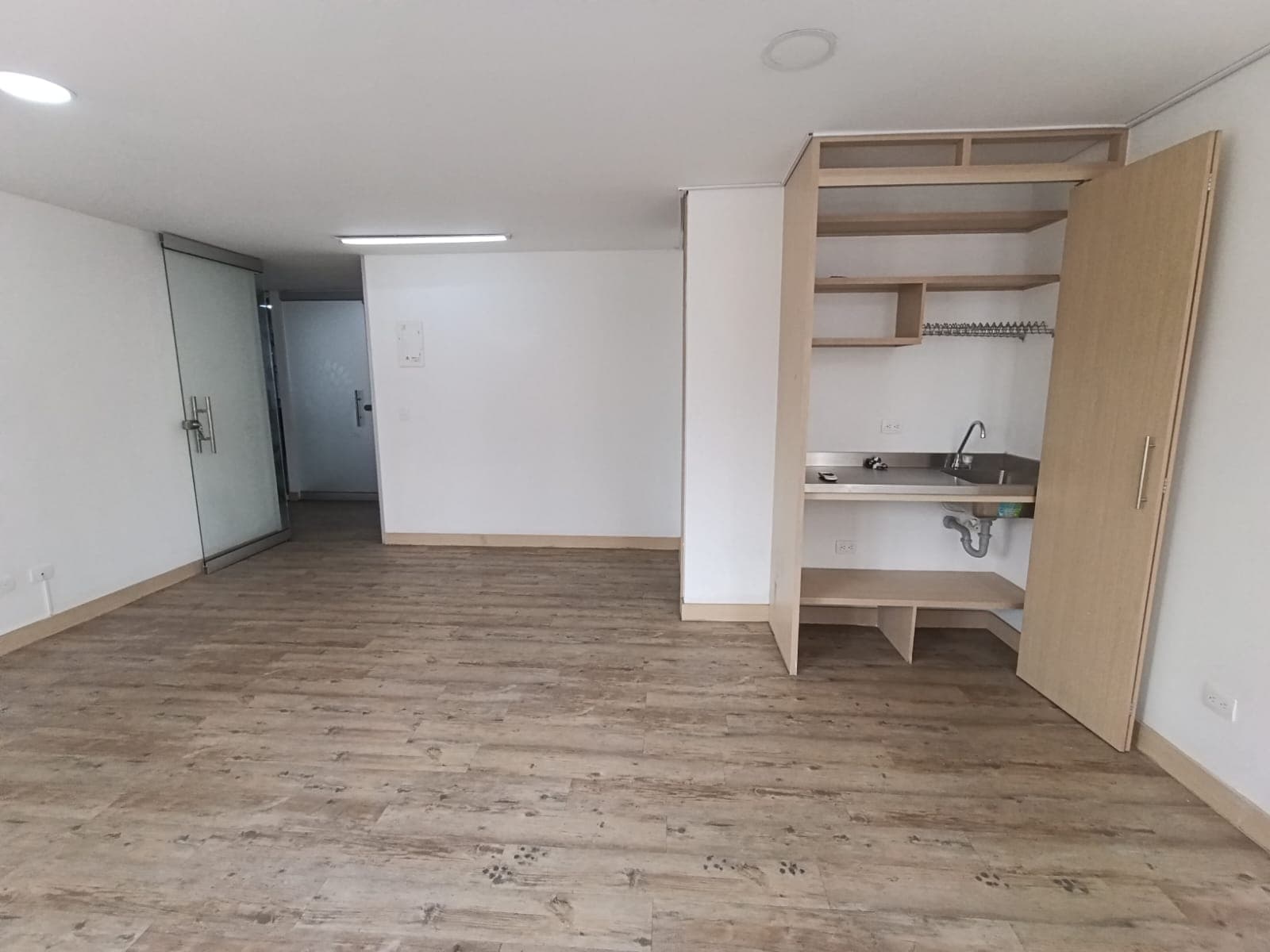 Oficina en arriendo en La Candelaria, Centro, Medellín — foto 5 de 11