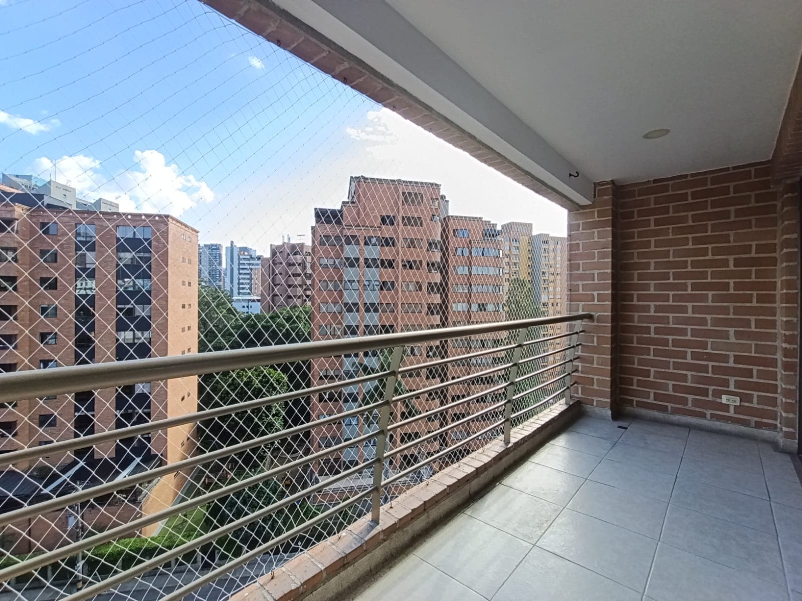 Apartamento en arriendo en Medellín — foto 1 de 16