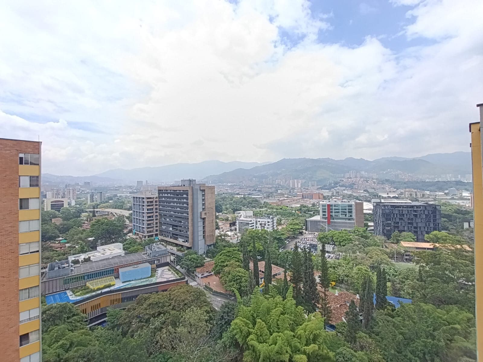 Apartamento en arriendo en Medellín — foto 1 de 16