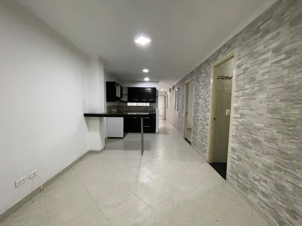 Casa Vivienda en arriendo en Los Alpes, Belen, Medellín — foto 1 de 15