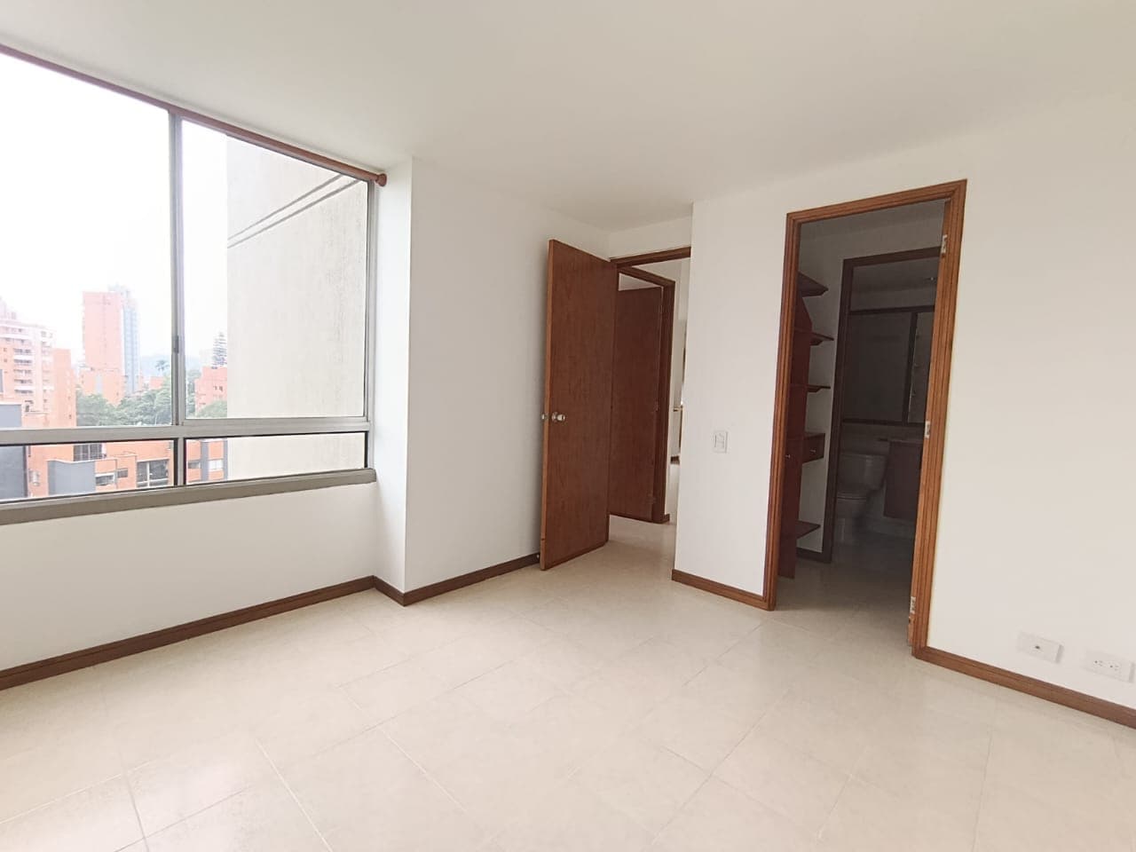 Apartamento en arriendo en Castropol, El Poblado, Medellín — foto 4 de 14