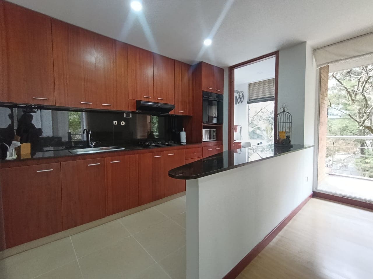 Apartamento en arriendo en Lalinde, El Poblado, Medellín — foto 3 de 16