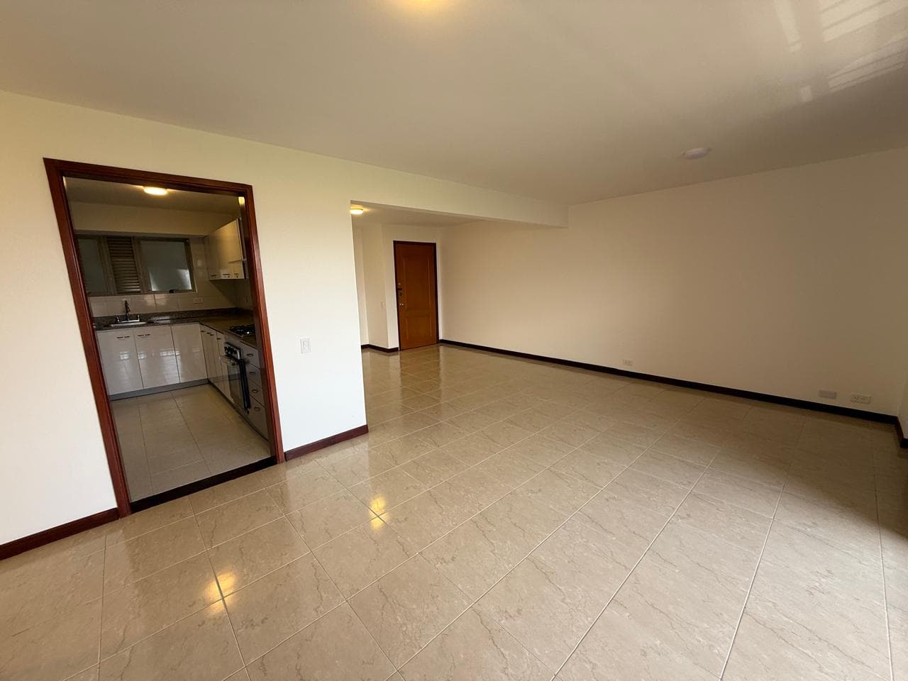 Apartamento en arriendo en La Castellana, Laureles, Medellín — foto 4 de 20