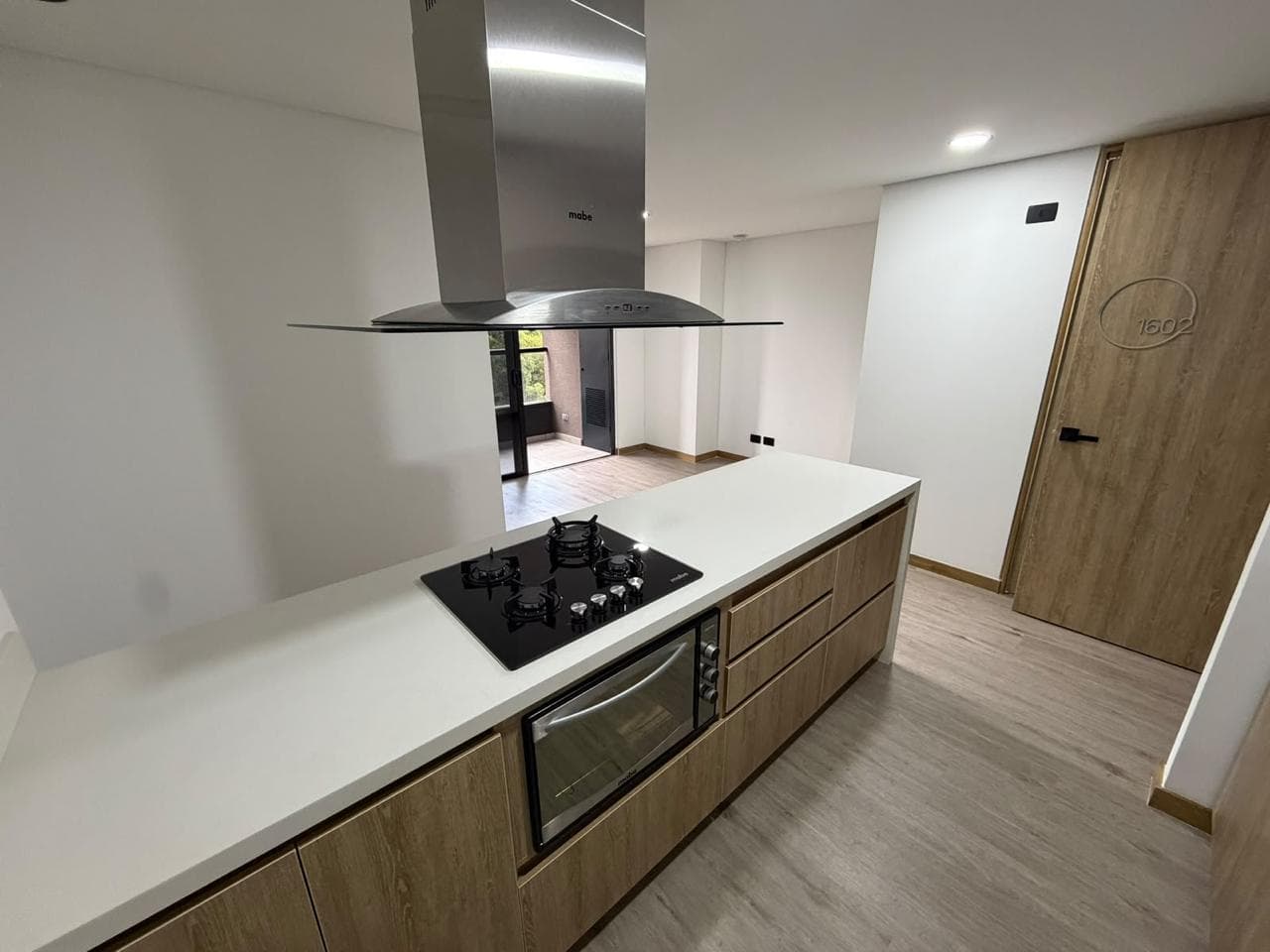 Apartamento en arriendo en La Asomadera, El Poblado, Medellín — foto 1 de 8