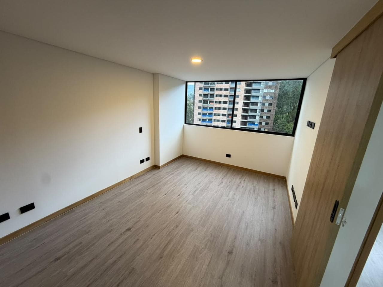 Apartamento en arriendo en La Asomadera, El Poblado, Medellín — foto 3 de 8