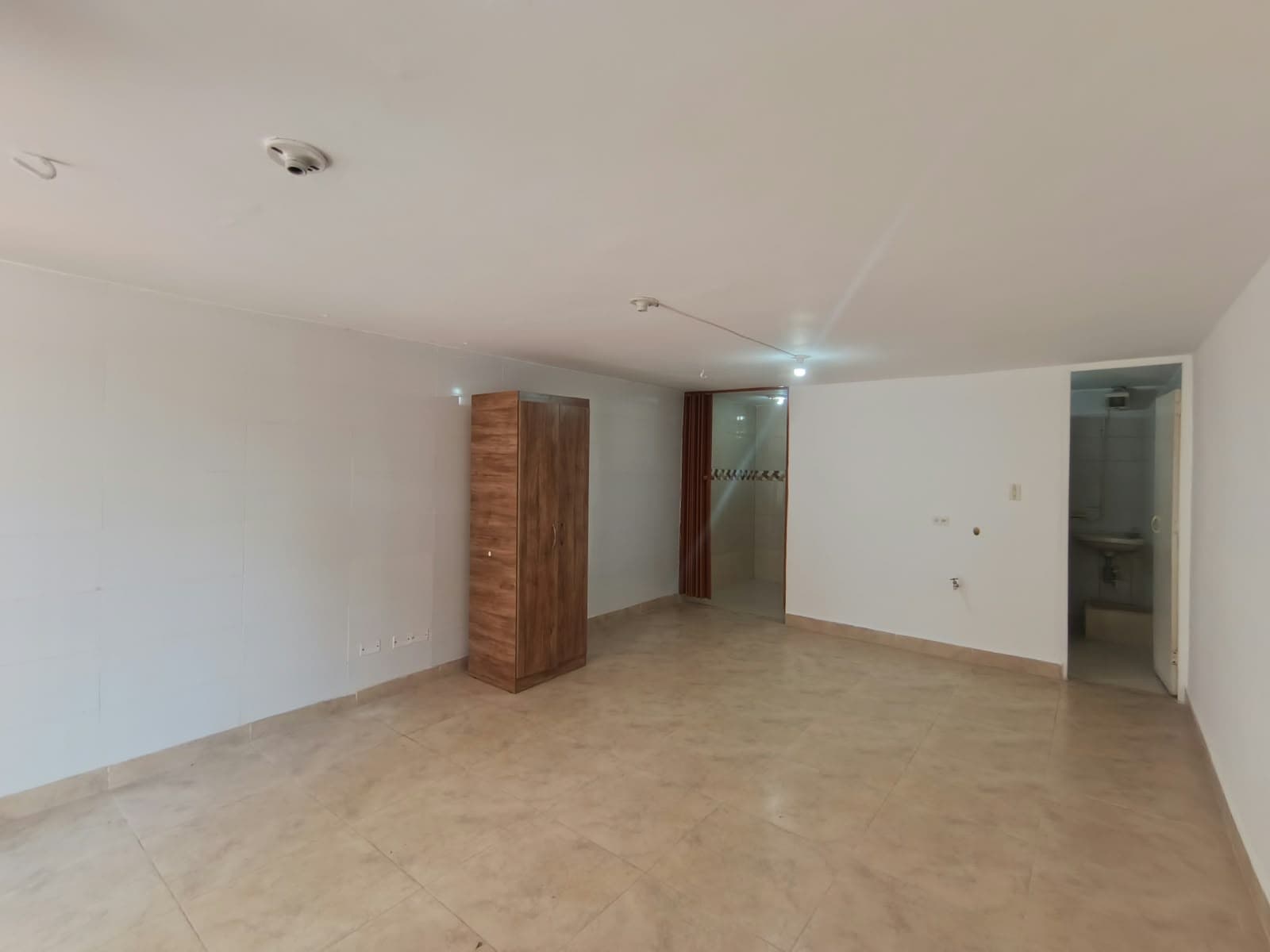 Local en arriendo en Santa Mónica, La America, Medellín — foto 2 de 8