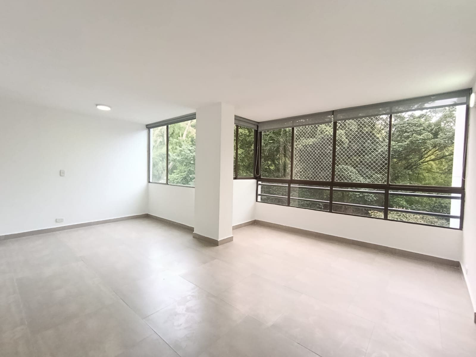 Apartamento en arriendo en La Frontera Campestre, El Poblado, Medellín — foto 1 de 12