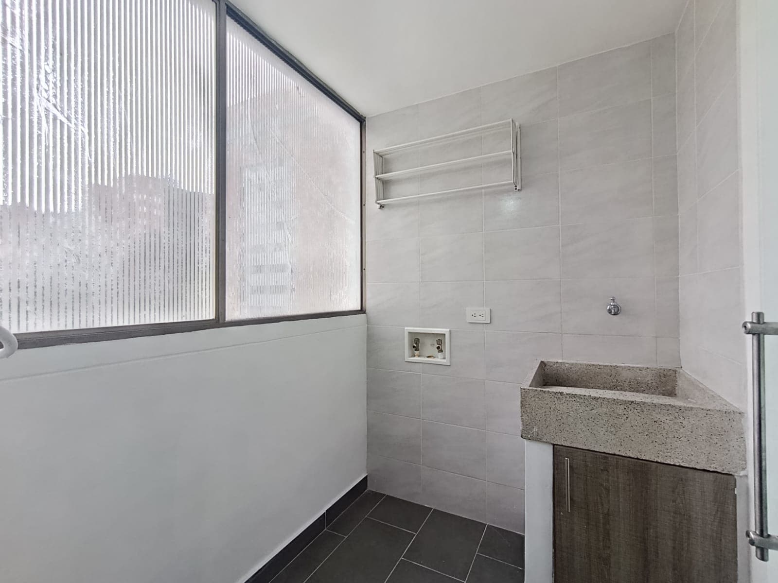 Apartamento en arriendo en La Frontera Campestre, El Poblado, Medellín — foto 4 de 12