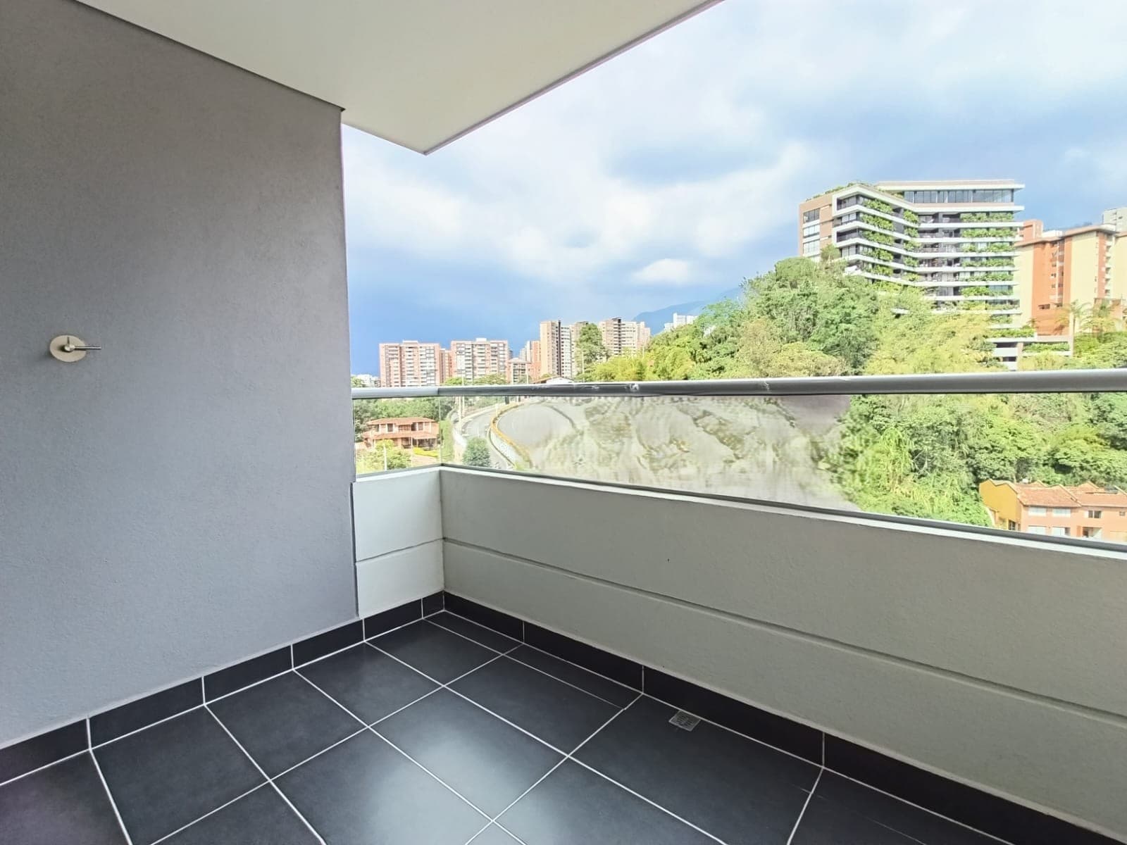Apartamento en arriendo en La Abadia, Envigado — foto 3 de 17