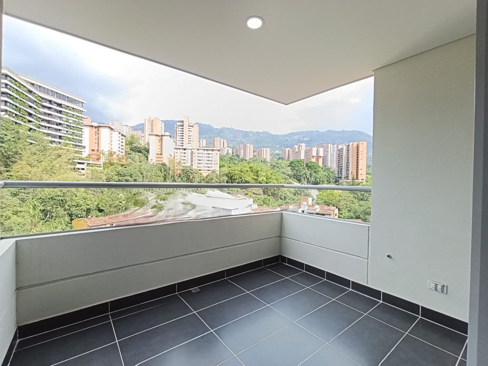 Apartamento en arriendo en La Abadia, Envigado — foto 4 de 17