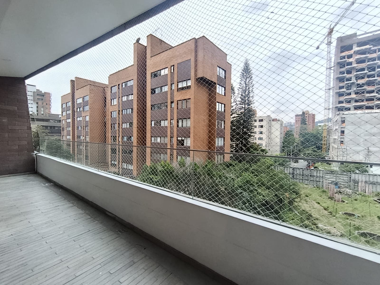 Apartamento en arriendo en Loma de los Parra, El Poblado, Medellín — foto 1 de 13