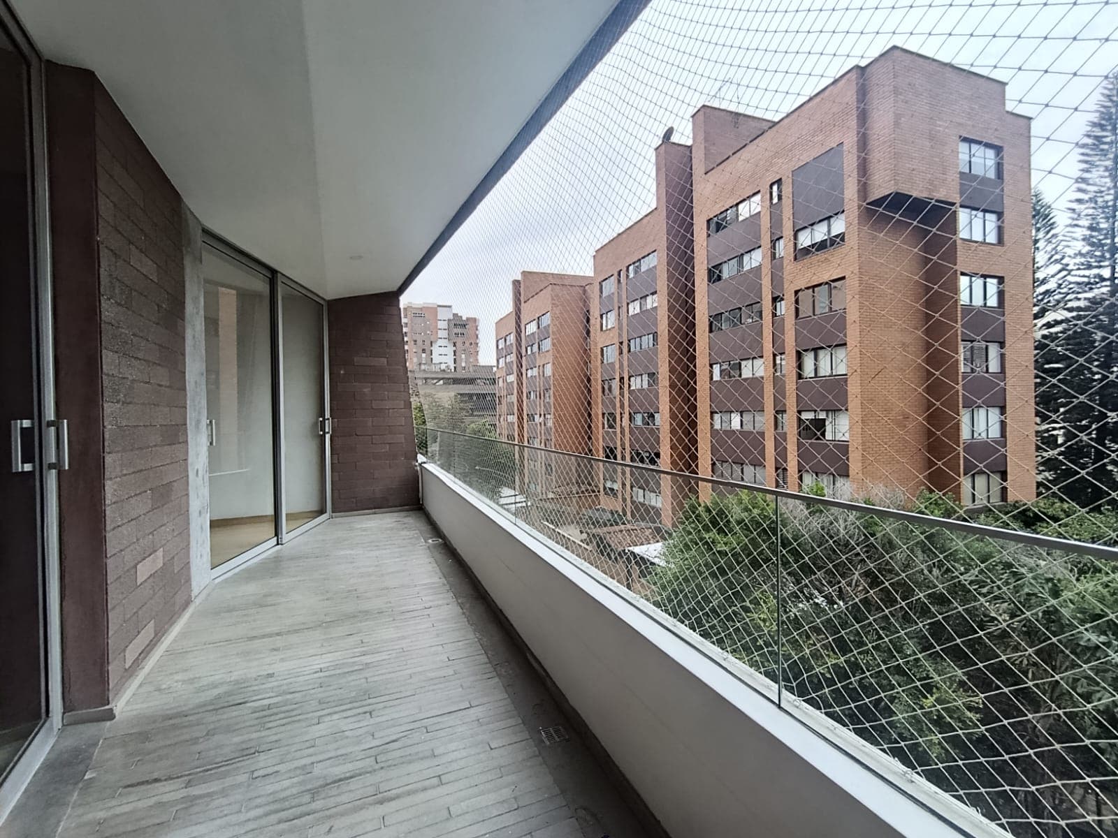 Apartamento en arriendo en Loma de los Parra, El Poblado, Medellín — foto 2 de 13
