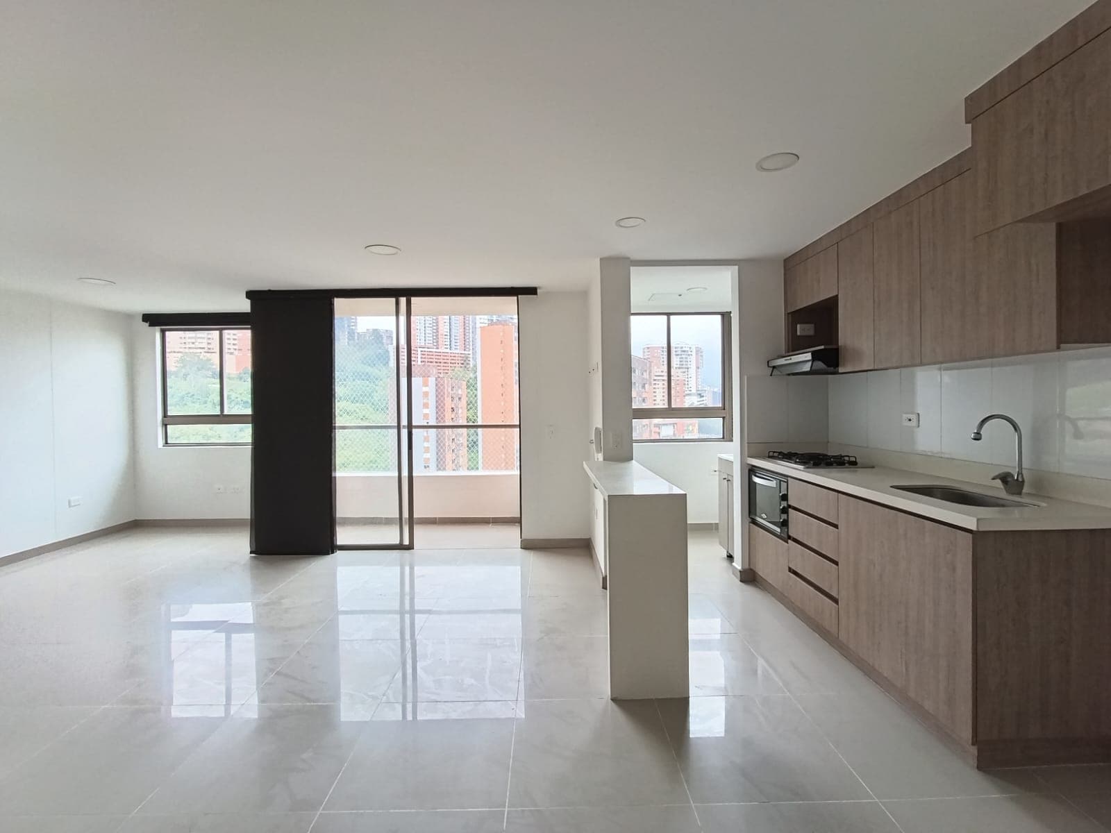 Apartamento en arriendo en El Carmelo Sabaneta — foto 4 de 11