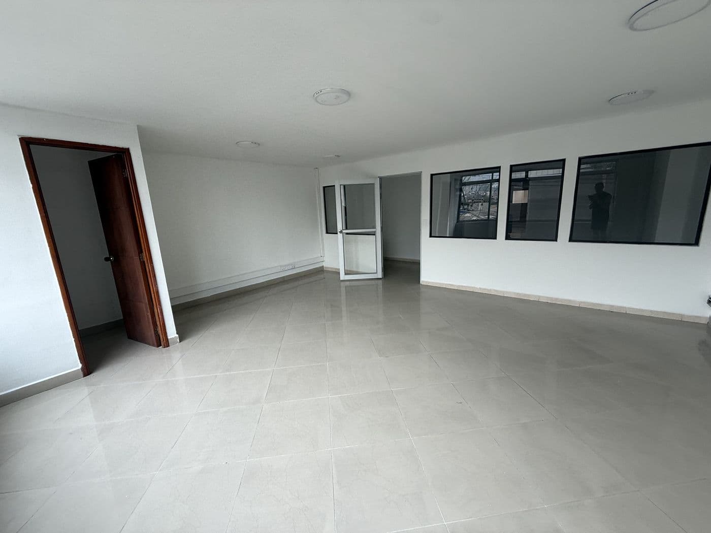 Local en arriendo en Parque de Envigado — foto 2 de 8