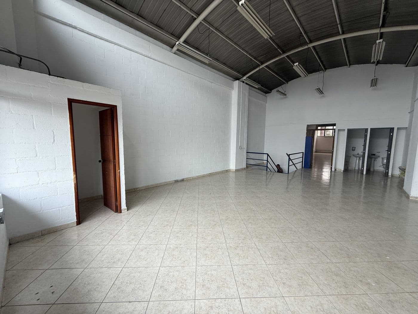 Local en arriendo en Parque de Envigado — foto 1 de 8