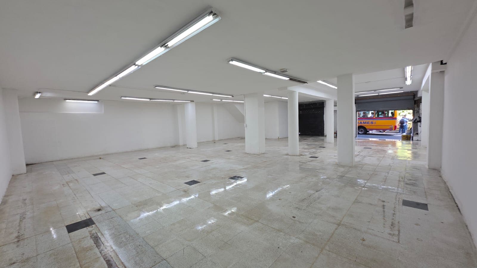 Local en arriendo en Parque de Envigado — foto 2 de 8