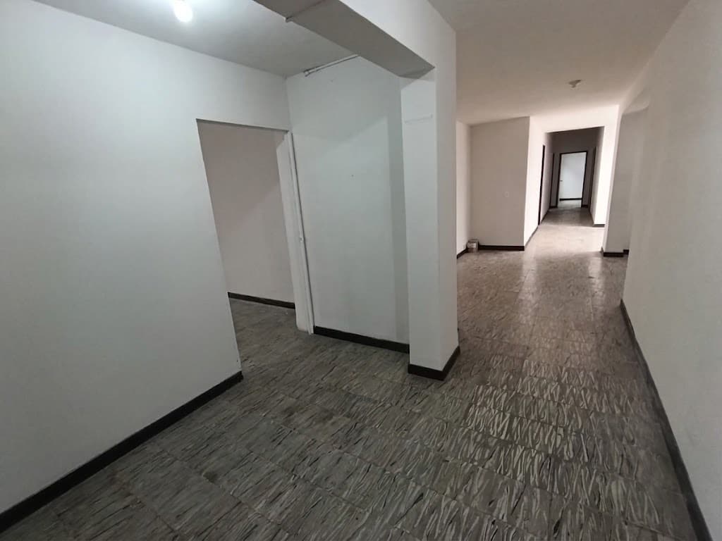 Casa Comercial en arriendo en Calasanz, La America, Medellín — foto 4 de 20