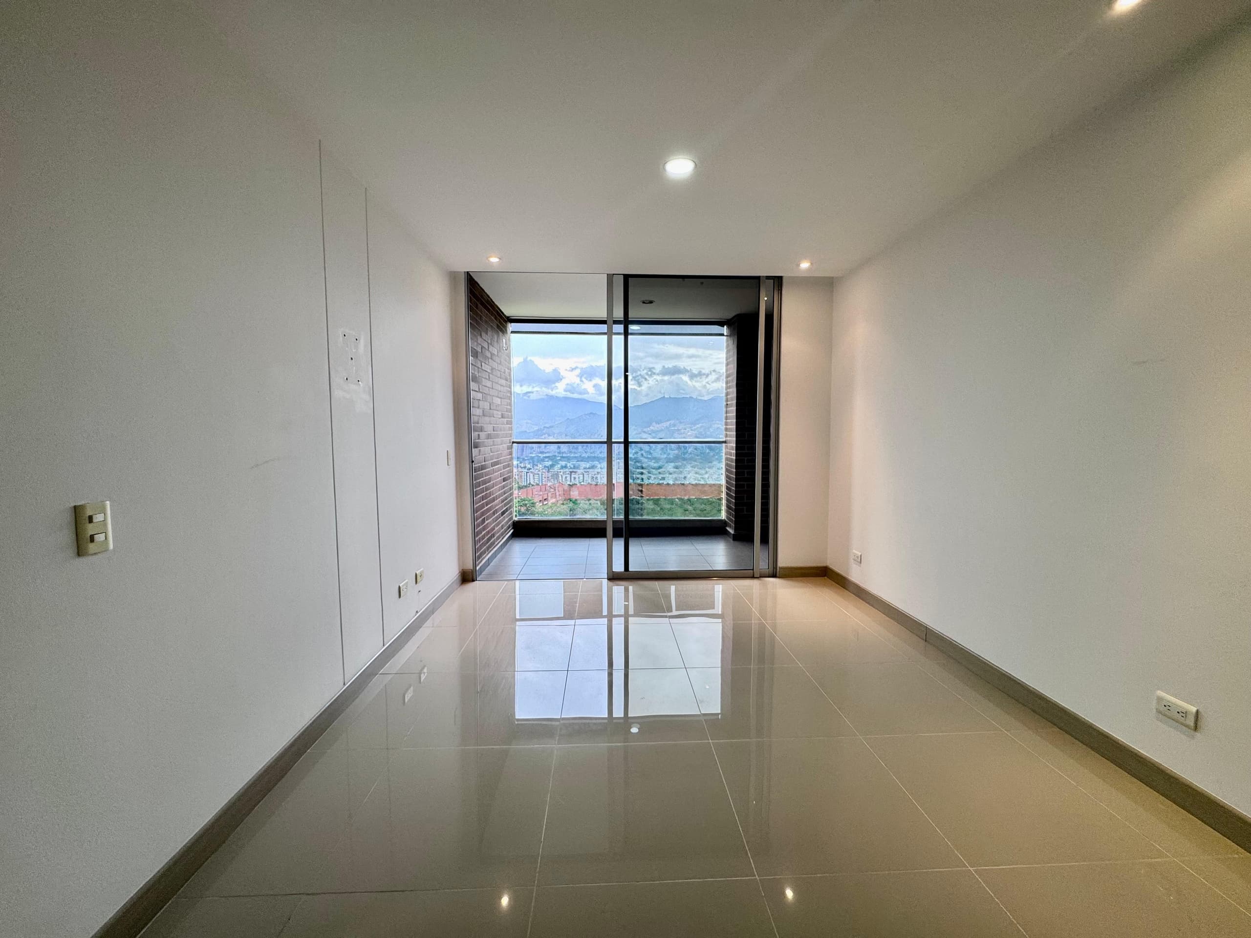Apartamento en arriendo en Transversal Intermedia, Envigado — foto 5 de 18