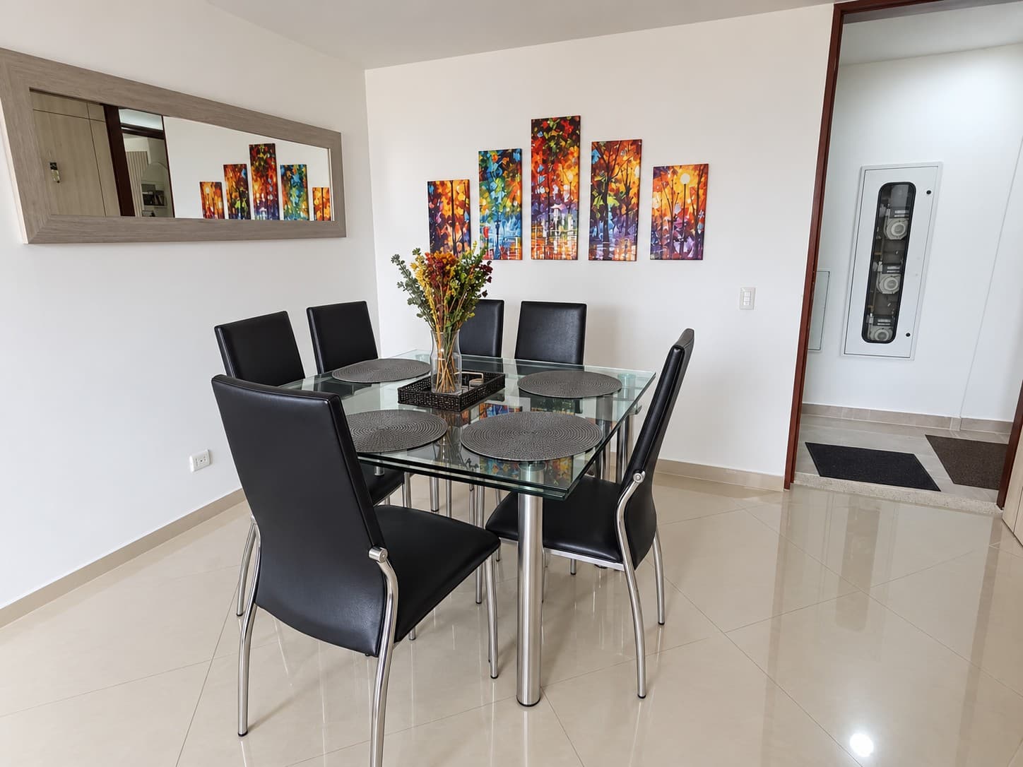 Apartamento en arriendo en Laureles Medellín — foto 1 de 10