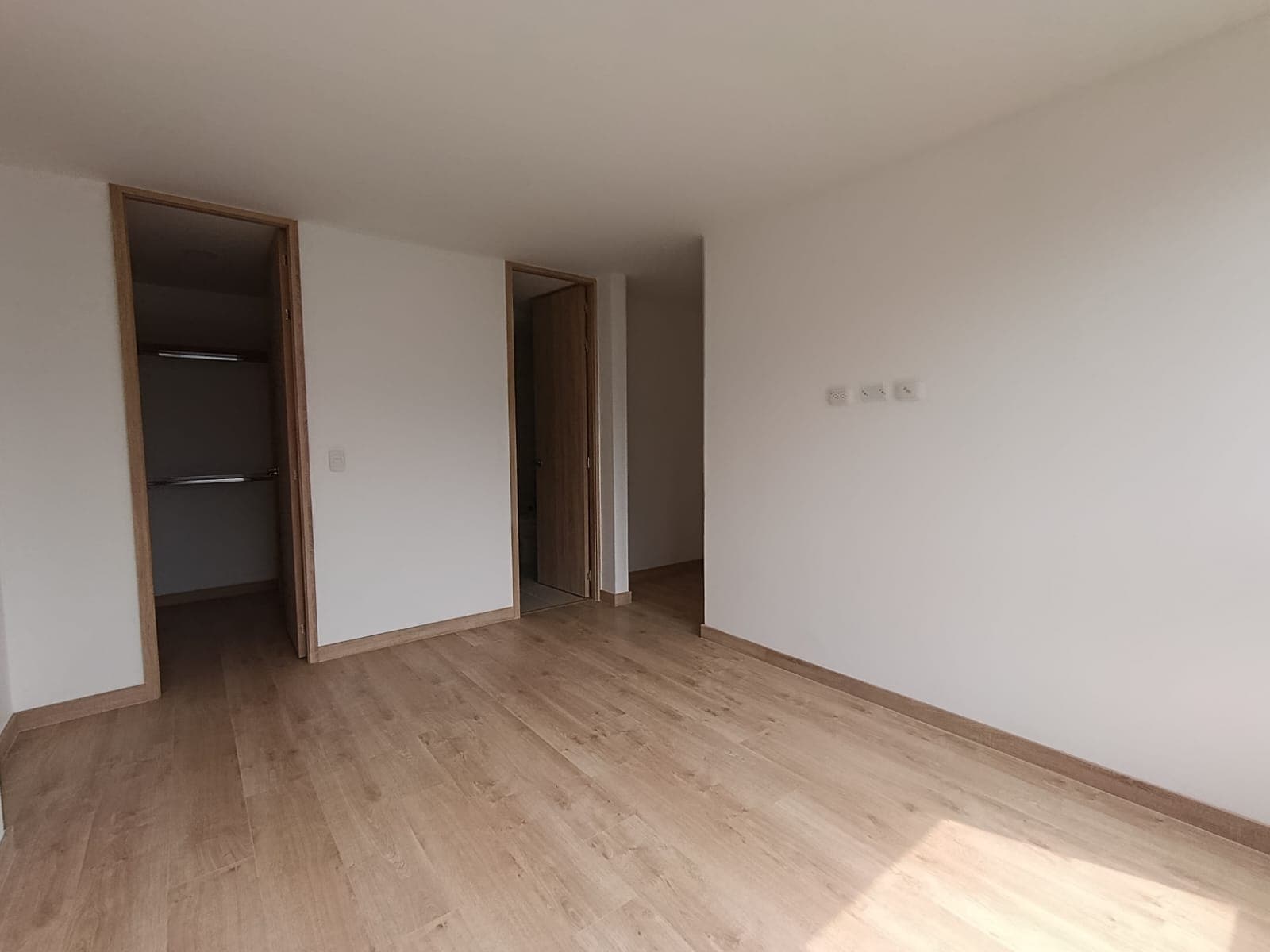 Apartamento en arriendo en Loma San José Sabaneta — foto 1 de 18