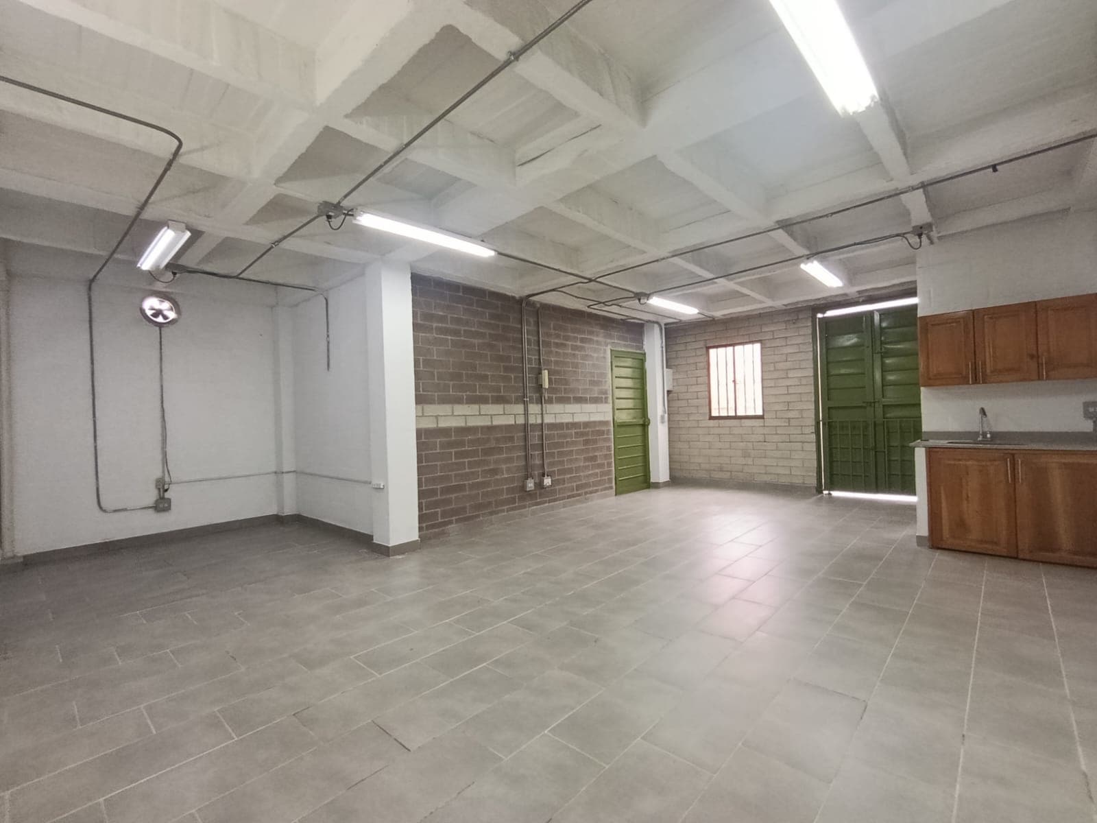 Bodega en arriendo en Trinidad Medellín, Guayabal — foto 1 de 10