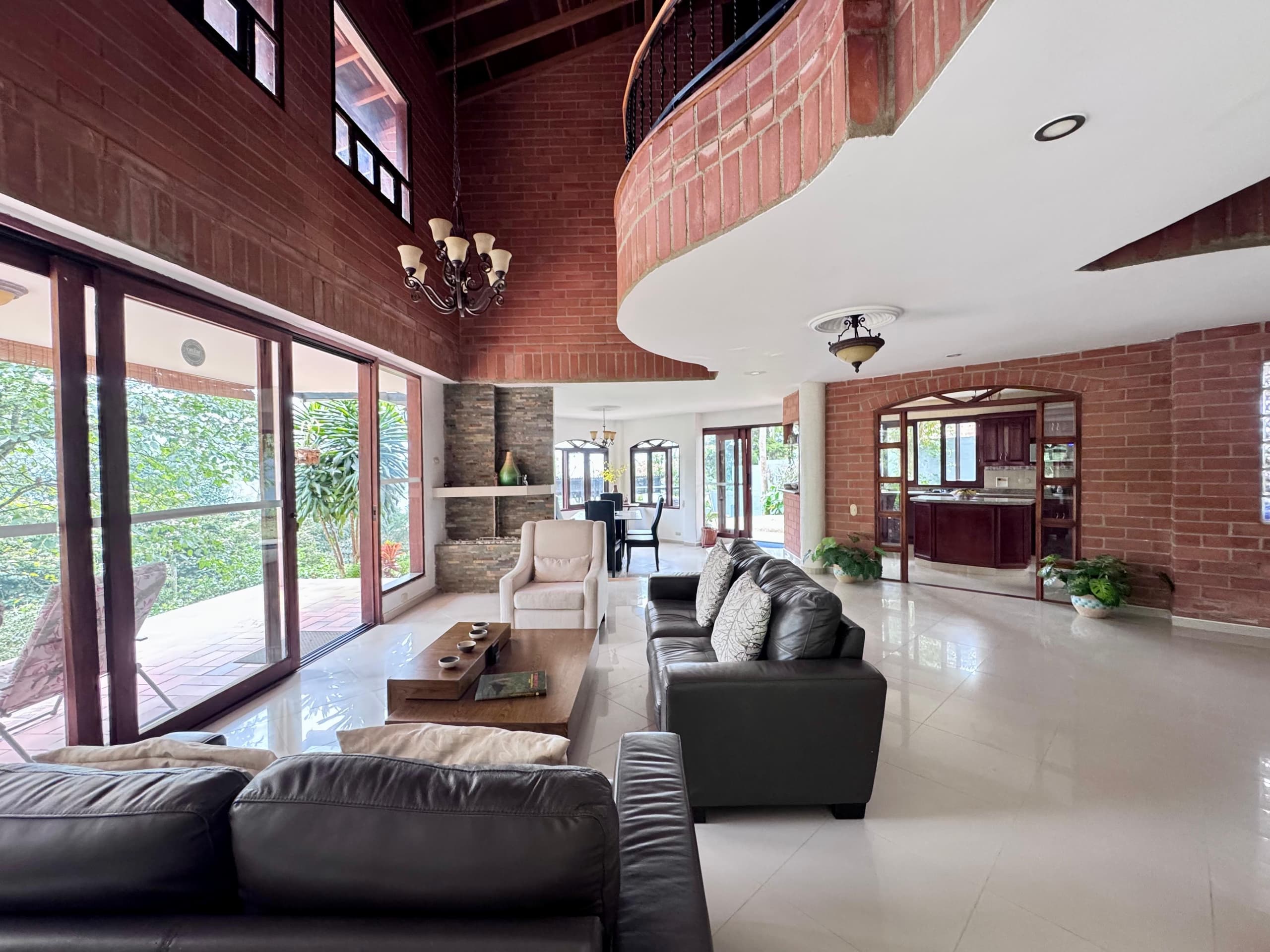 Casa Campestre en arriendo en Loma del Atravesado, Envigado — foto 3 de 20
