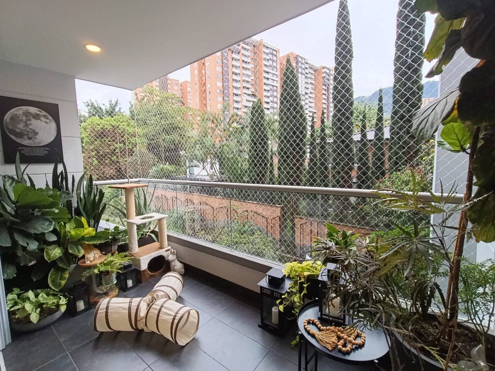 Apartamento en arriendo en Loma Benedictinos, Envigado — foto 1 de 20