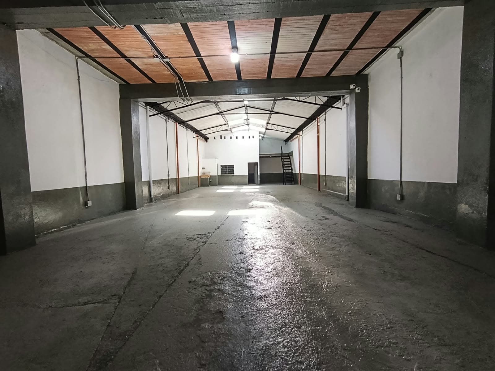 Bodega en arriendo en Buenos Aires, Centro, Medellín — foto 3 de 16